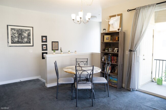 Building Photo - 2 br, 2 bath Townhome - 1591 West 3180 Nor...