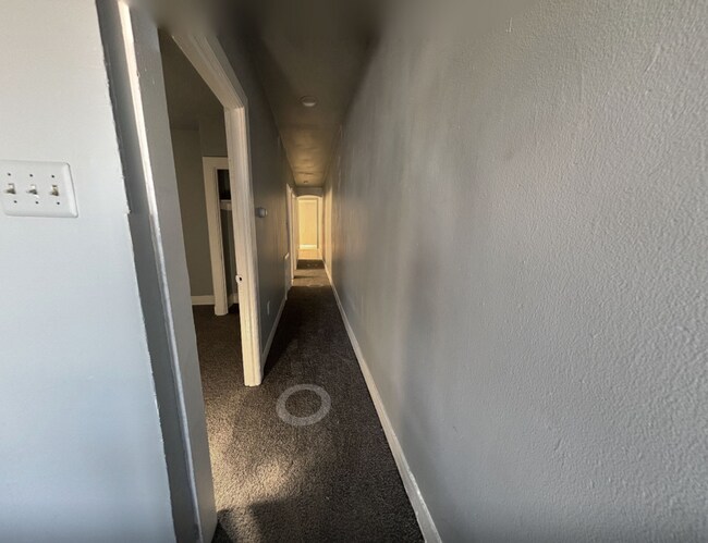 Building Photo - 1910 S 65th St