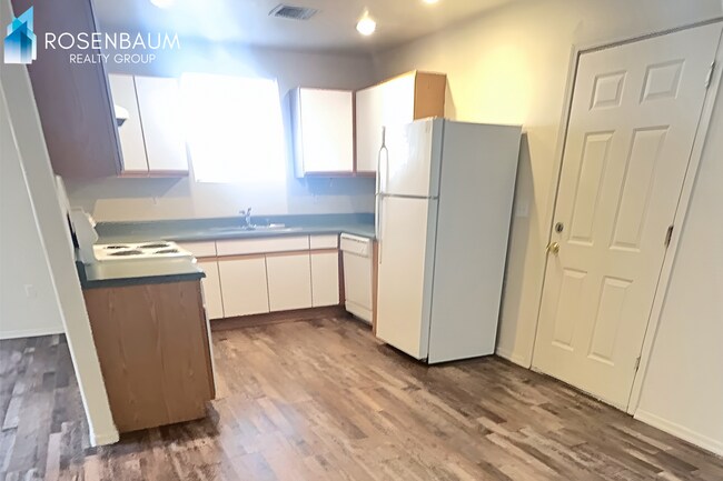 Foto del edificio - Charming 2-bedrooms, 2-baths single-level home in the heart of Mayer, Prescott!