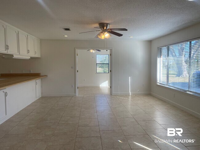 Foto del edificio - 1303 N Cedar St