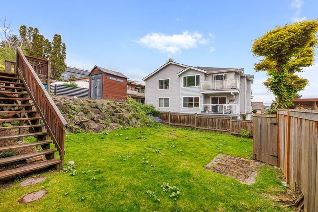 Foto del edificio - 2114 Dexter Ave N