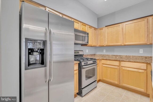 Building Photo - 7923 Eastern Ave NW