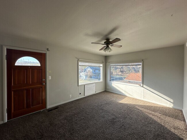 Foto del edificio - 2 bedroom 1 bath single family home