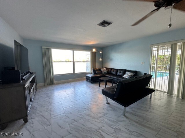 Foto del edificio - 3065 50th Ln SW