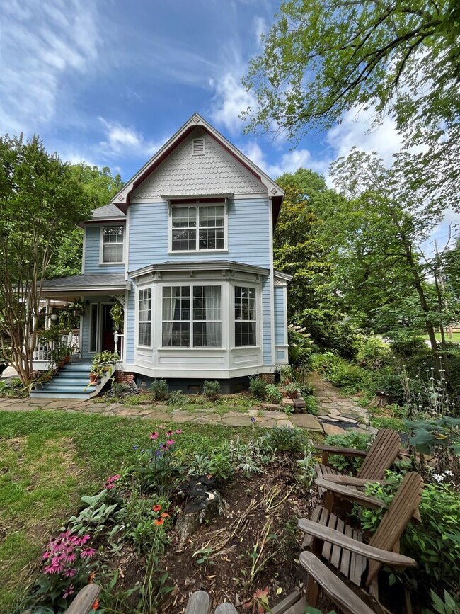 Foto del edificio - HISTORIC DOWNTOWN  3 bedroom 2.5 bath home