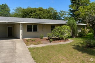 Building Photo - 550 Forest Lake Dr