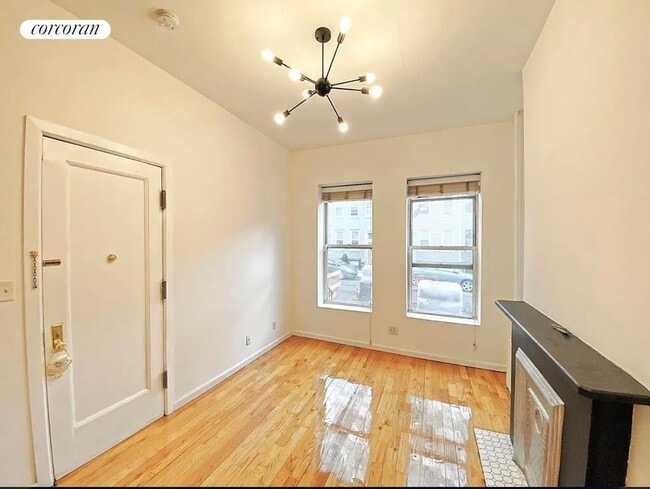 Building Photo - 231 8th St