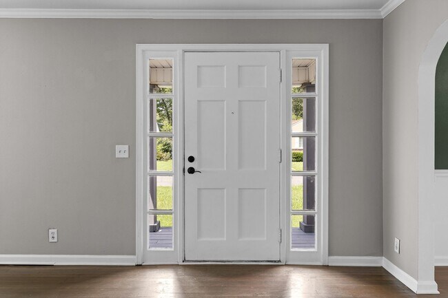 Building Photo - Charming Belvoir Home - 2 Bed, 1 Bath, 1 C...