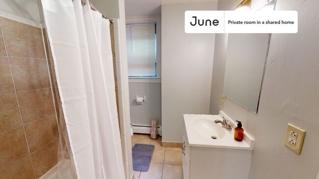 Building Photo - Room in Shared 3 bed/1 bath home