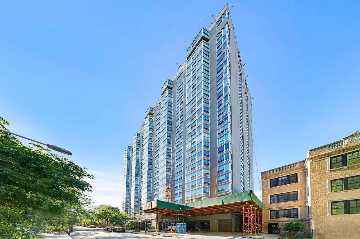 Primary Photo - 720 W Gordon Ter