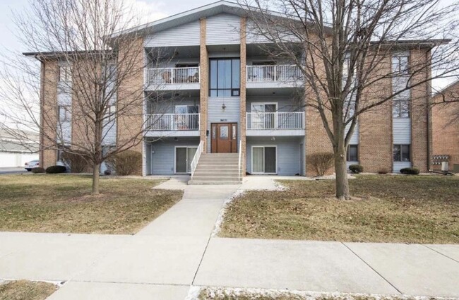 Building Photo - 9621 Merrillville Rd