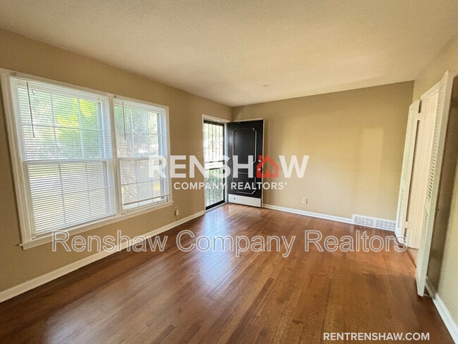 Building Photo - 3114 Wallingford St