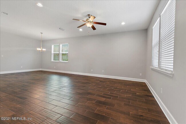 Foto del edificio - 1021 Seaside Dr N