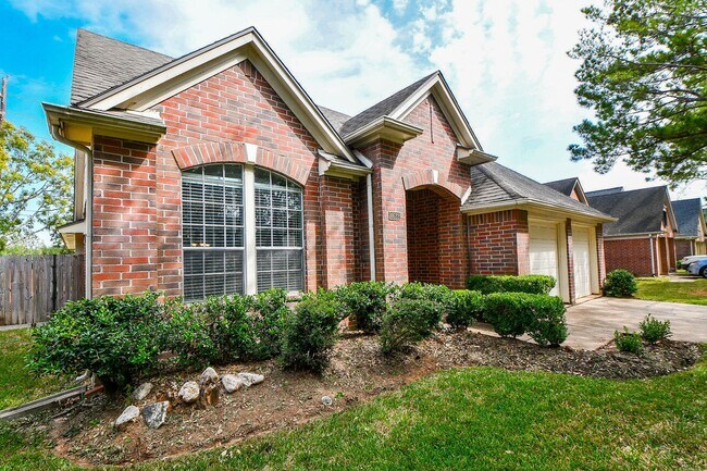 Foto del edificio - 4622 Forest Home Dr