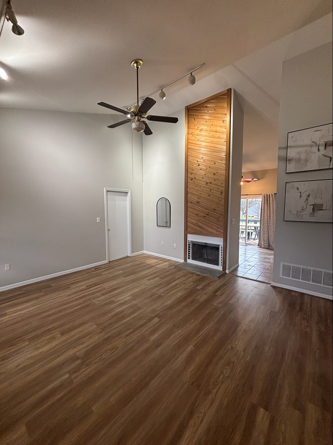 Foto del edificio - 2009 Quail Hollow Dr