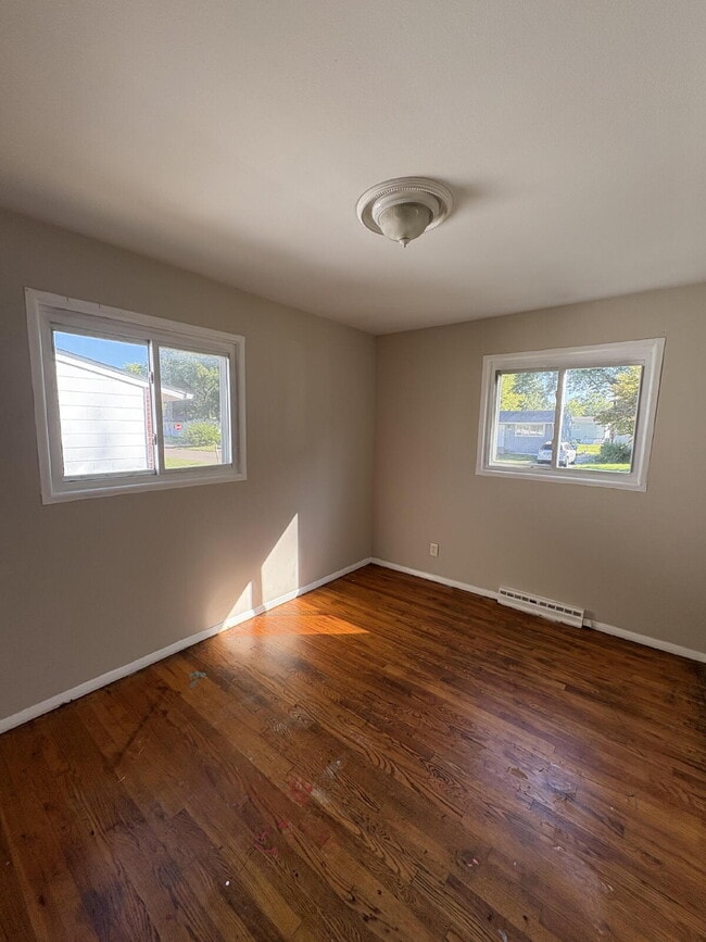 Photo - "Charming 3-Bed Home Retreat in Saint Loui...