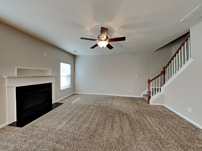 Building Photo - Beautiful 2 story home!