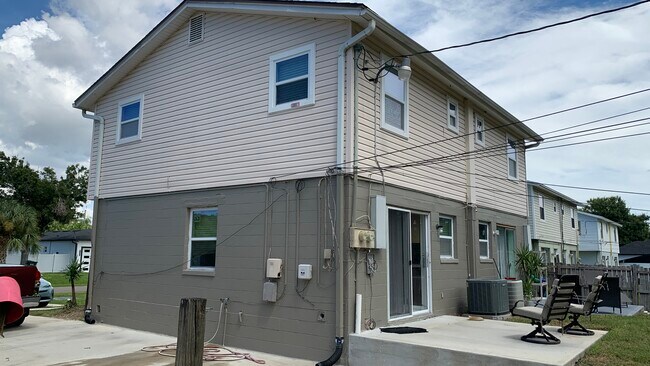 Foto del edificio - 2138 19th Ave SW