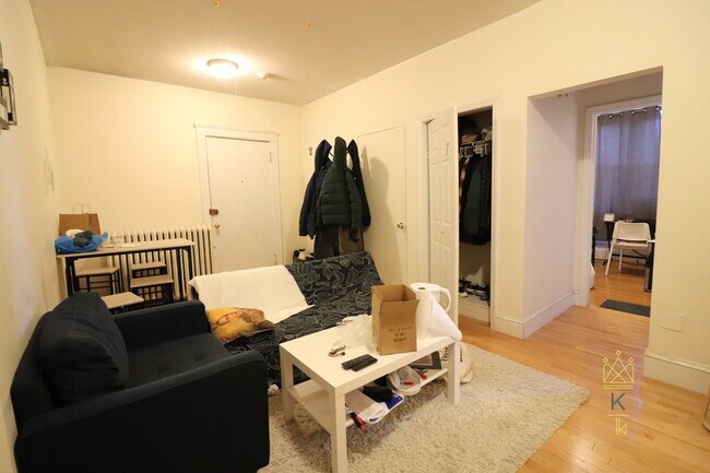 Building Photo - 62 Egmont St