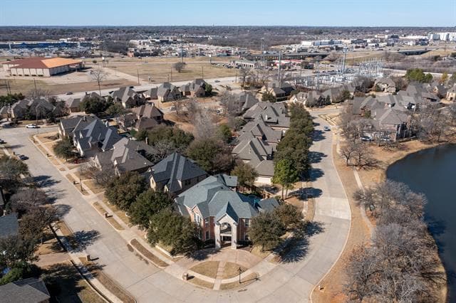 Foto del edificio - 1004 Drake Dr