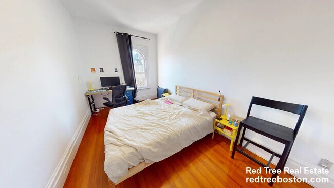 Building Photo - 470 Beacon St