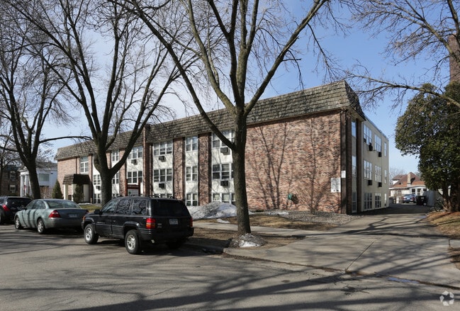 Building Photo - Pleasant View