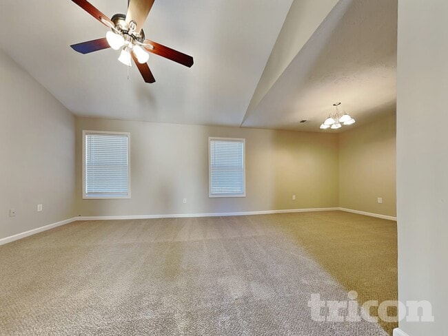 Building Photo - 15 Thrasher Rd