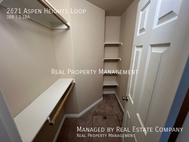 Foto del edificio - 2621 Aspen Heights Loop