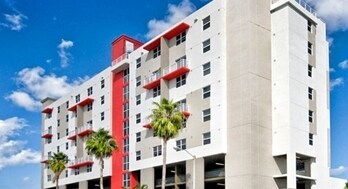 Building Photo - Poinciana Grove