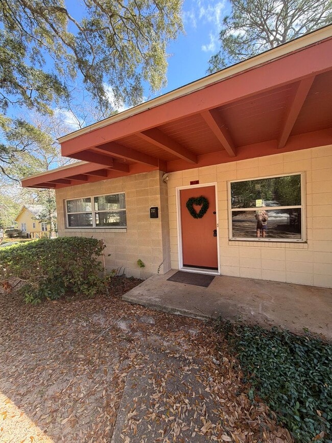 Photo - 717 Edgewood St Apartment