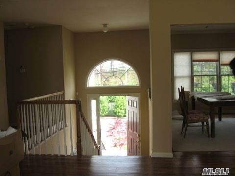 Building Photo - 314 Fairway Dr