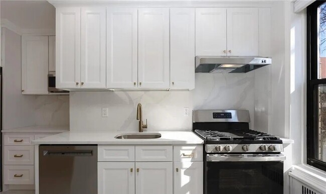 Building Photo - 415 Ocean Pkwy