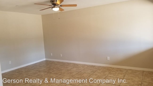 Building Photo - 3208 N 67th Pl