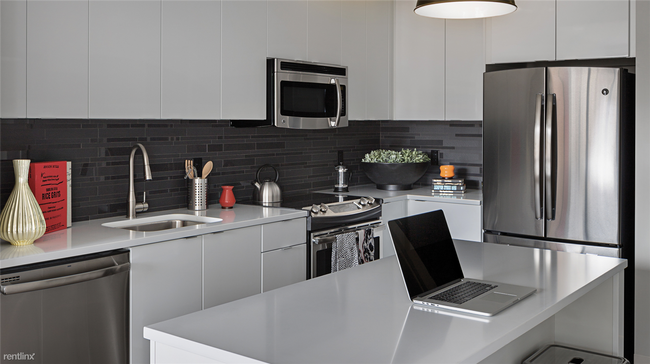 Foto del edificio - 1 br, 1 bath  - 147 E Berkeley St