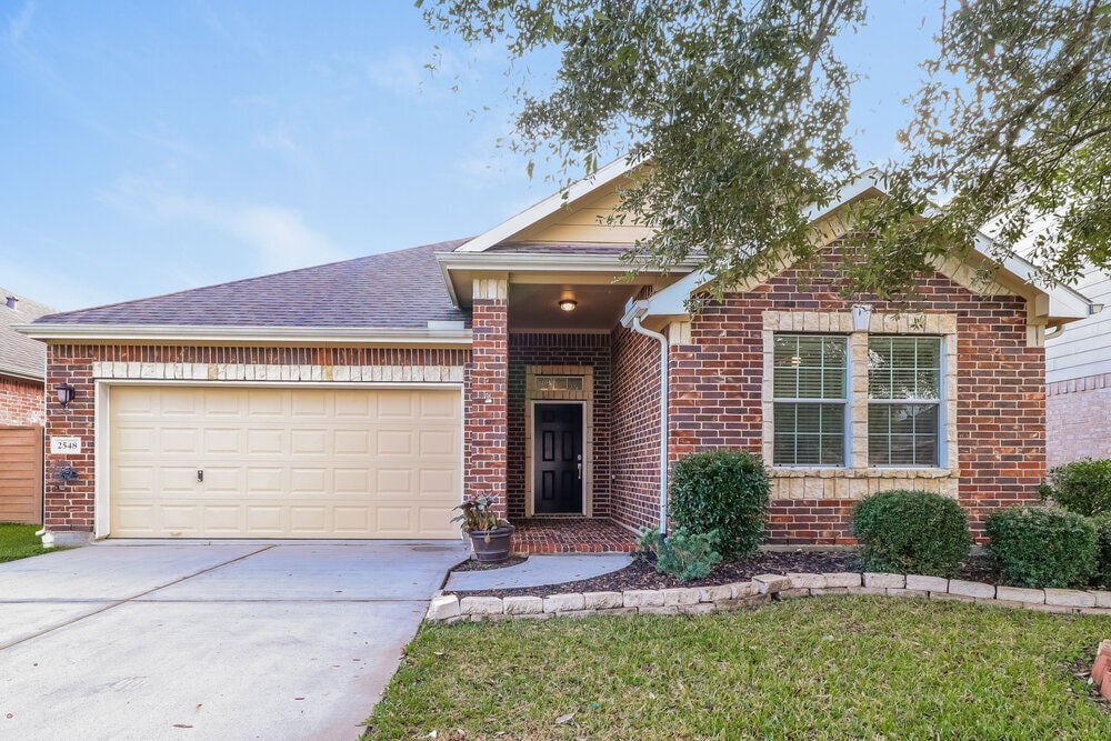 Foto principal - 2548 Blue Heron Cir