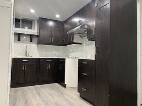 Building Photo - 5 Jasmine Dr