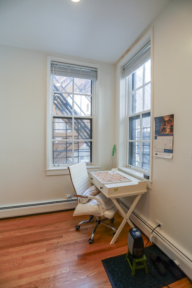 Building Photo - 1763 N Wells St