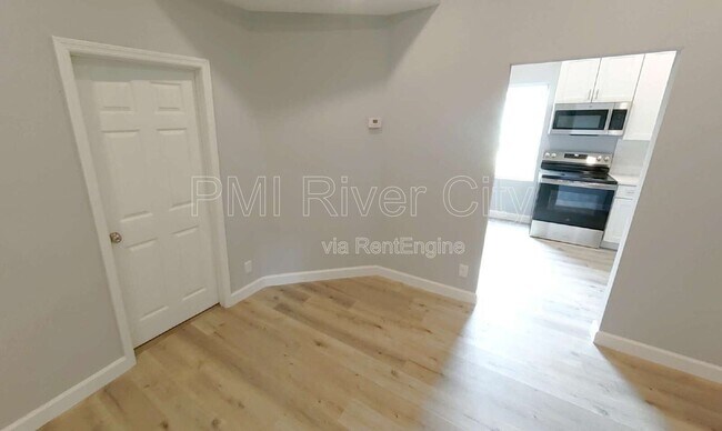 Foto del edificio - 151 W 17th St