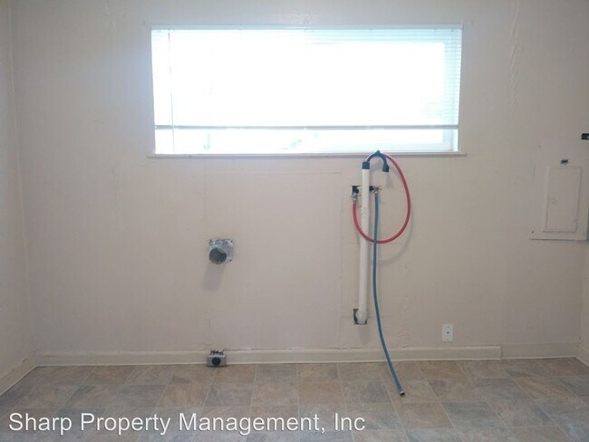 Foto del edificio - 3 br, 1 bath House - 249 23rd Ave