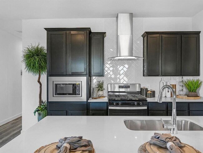 Foto del edificio - 2930 Crown Gate Dr