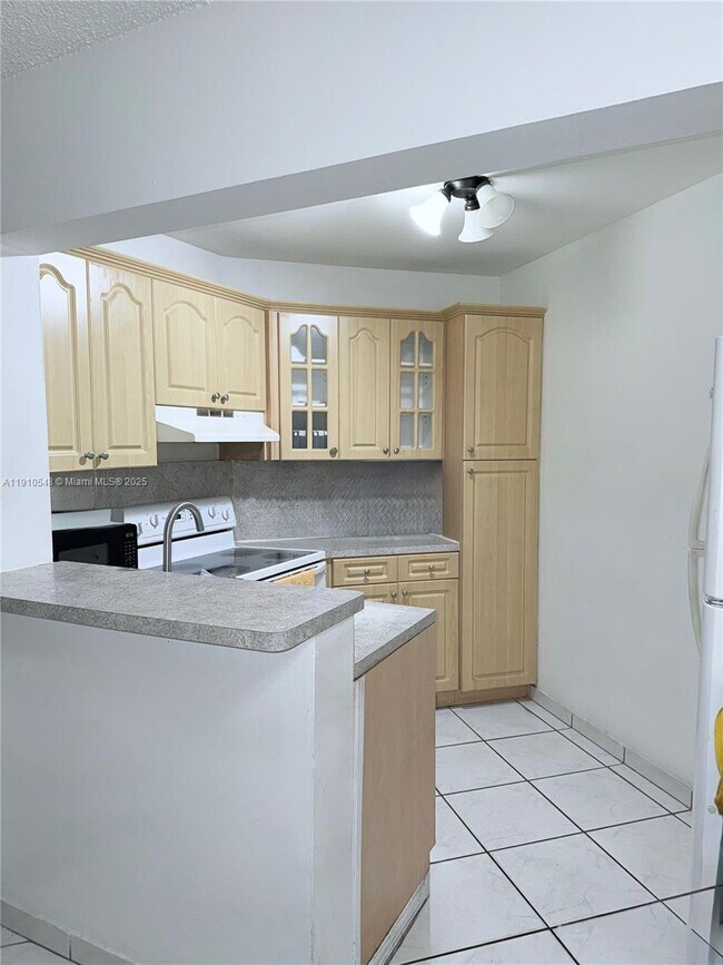 Foto del edificio - 660 W Park Dr