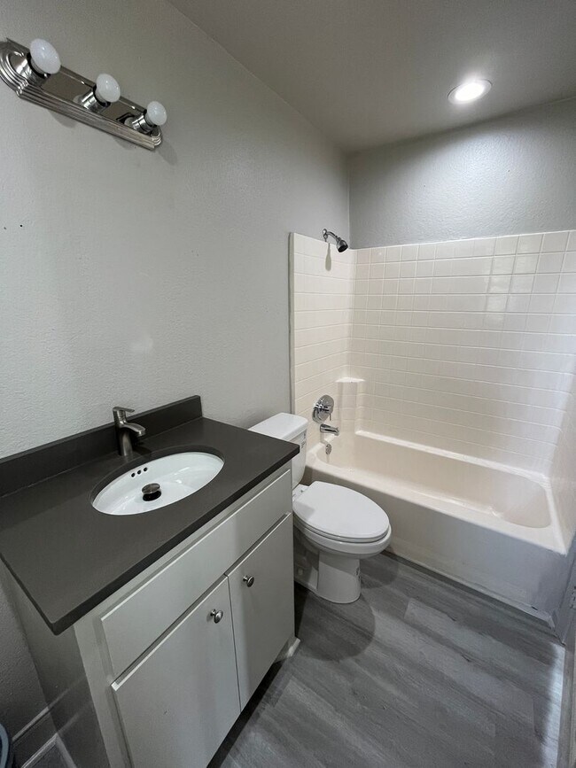 Building Photo - Home for Rent