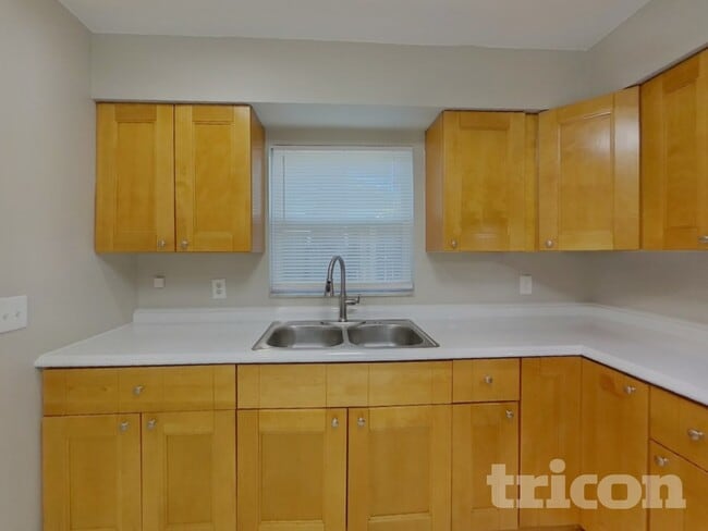 Building Photo - 111 Sheryl Lynn Dr