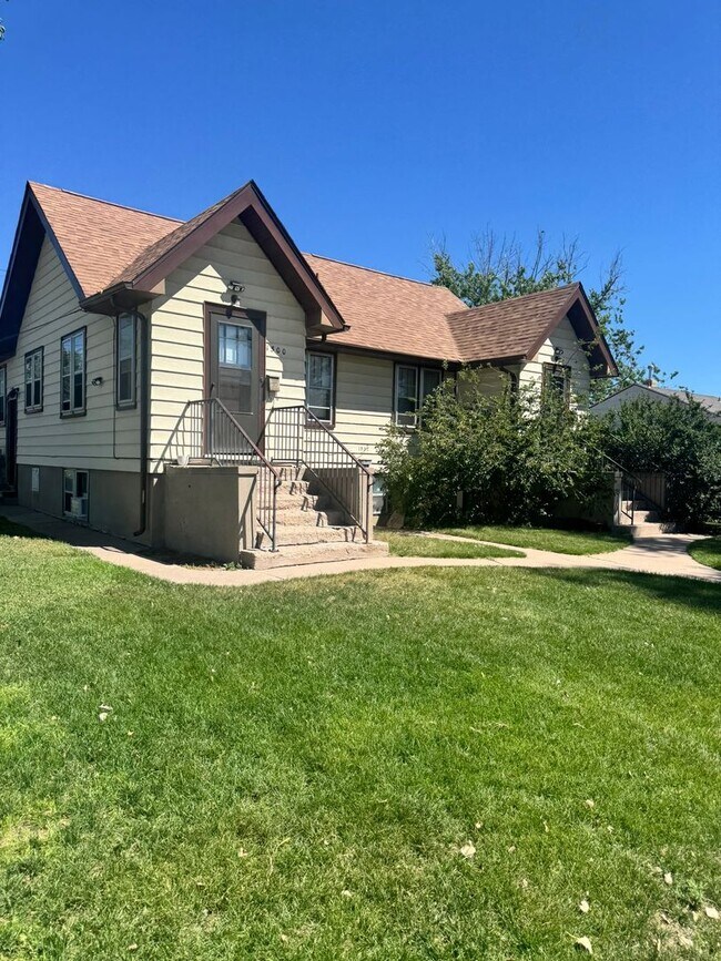 Building Photo - 1504 E 19th St