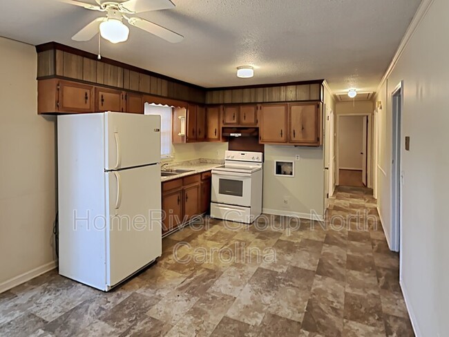 Foto del edificio - 3426 Battleground Ave