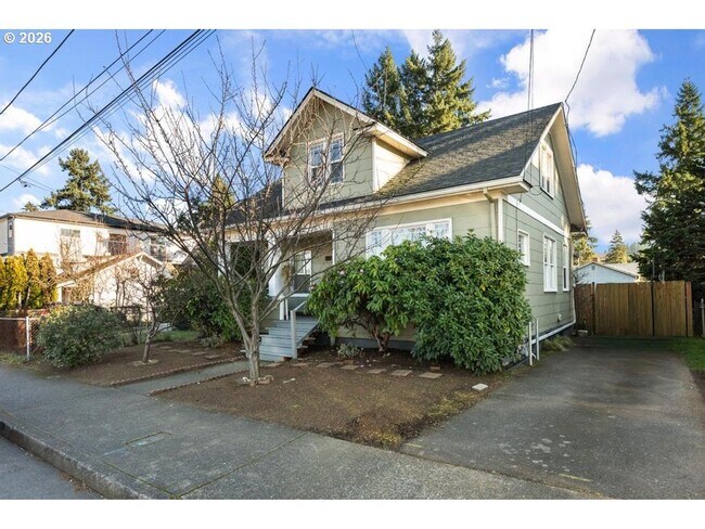 Foto del edificio - Classic Portland bungalow in Northeast Portland Available July 1st!