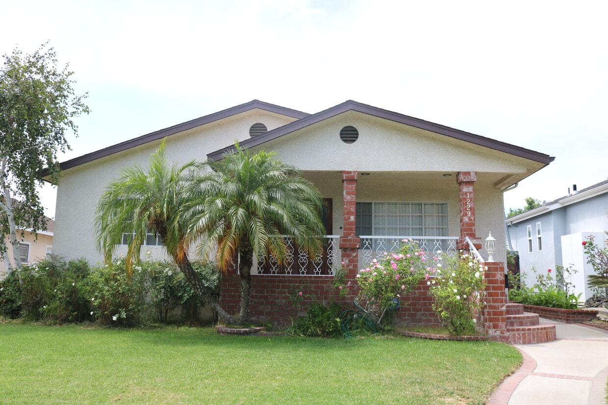 1229 Elm Ave, Glendale, CA 91201 House for Rent in Glendale, CA