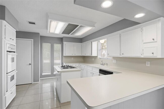Foto del edificio - 2403 Creek Meadows Dr
