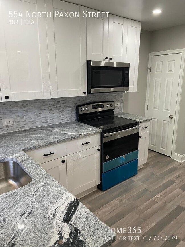 Foto del edificio - Beautifully renovated Townhome available n...
