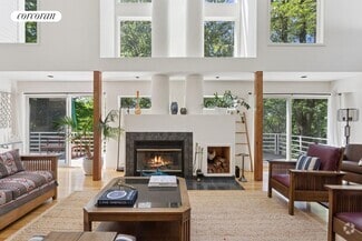 Building Photo - 318 Titicus Rd